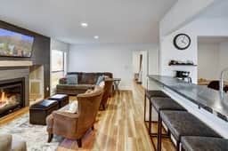 Steps from Ski Lift & Town, Community Hot Tub