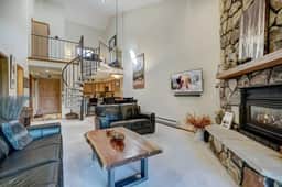 Hot Tub, Spacious, w/Loft, 3 Min to Main St Breck