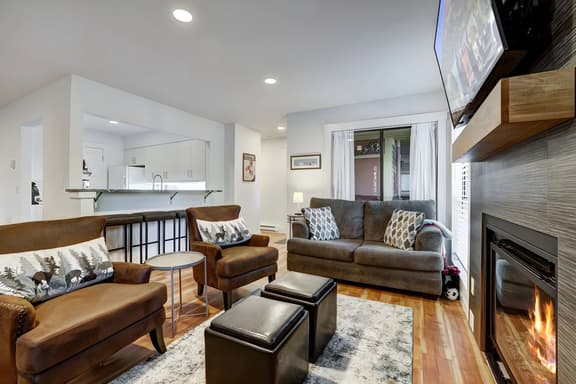 Steps from Ski Lift & Town, Community Hot Tub