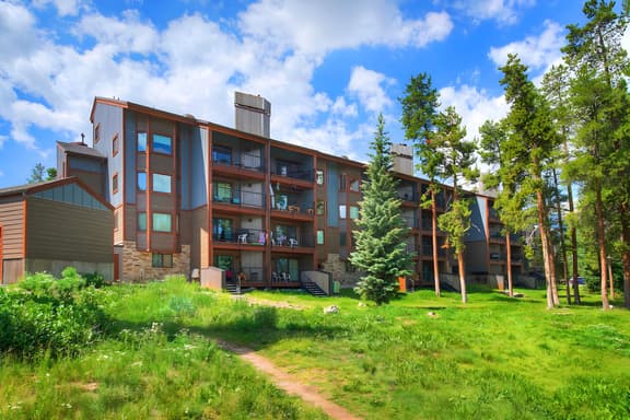 Hot Tub, Spacious, w/Loft, 3 Min to Main St Breck